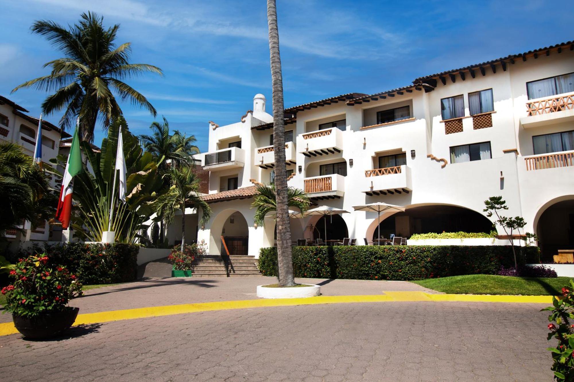 Plaza Pelicanos Grand