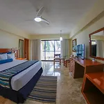 Plaza Pelicanos Grand Beach Resort All Inclusive