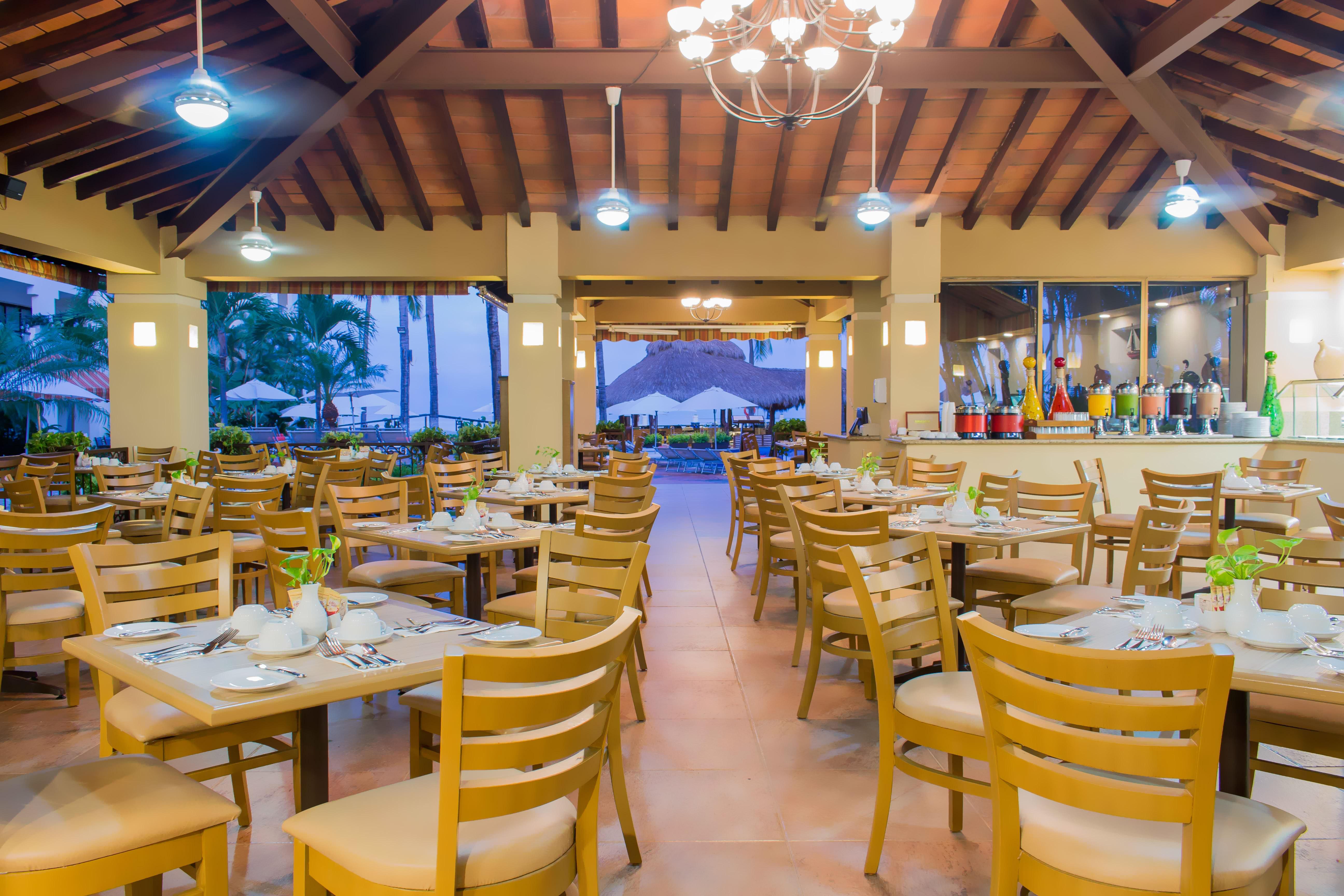 Plaza Pelicanos Grand 4*