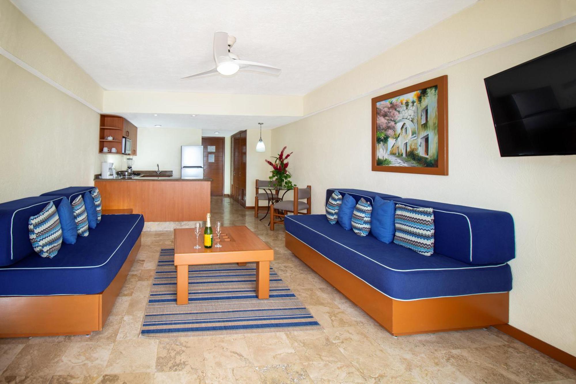 Plaza Pelicanos Grand Resort