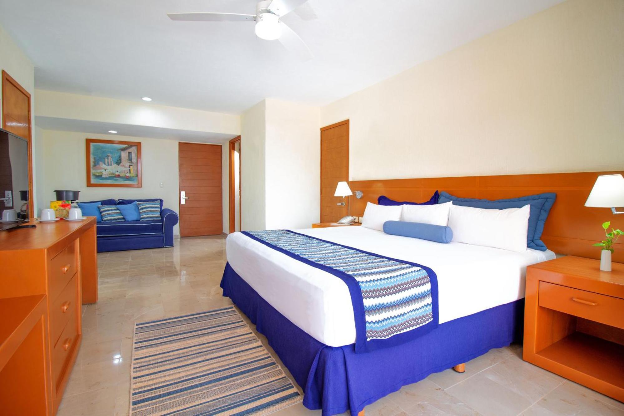 Plaza Pelicanos Grand Resort